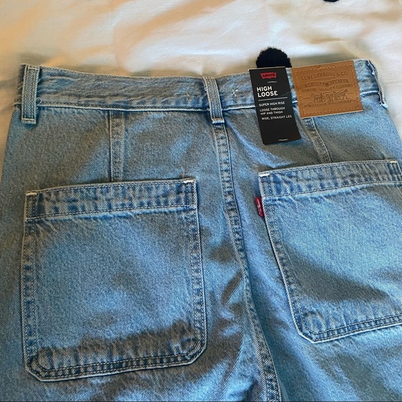 Leviβs High Loose Cargo Jeans NWT Size 28 - Picture 14 of 16